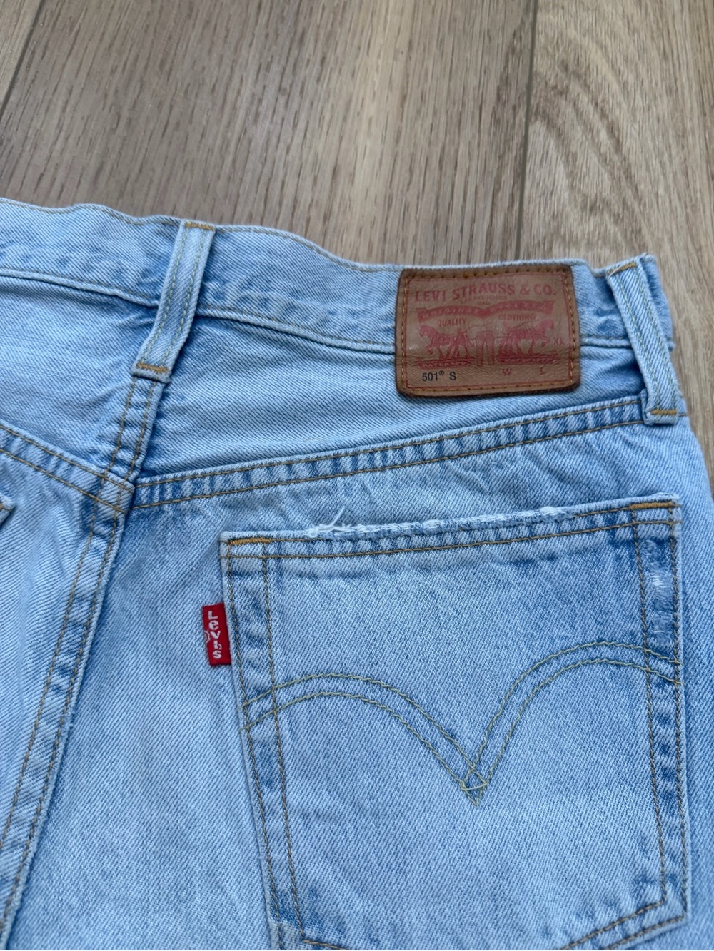 Levi’s Light Blue Distressed Women’s Denim Shorts - Picture 4 of 6